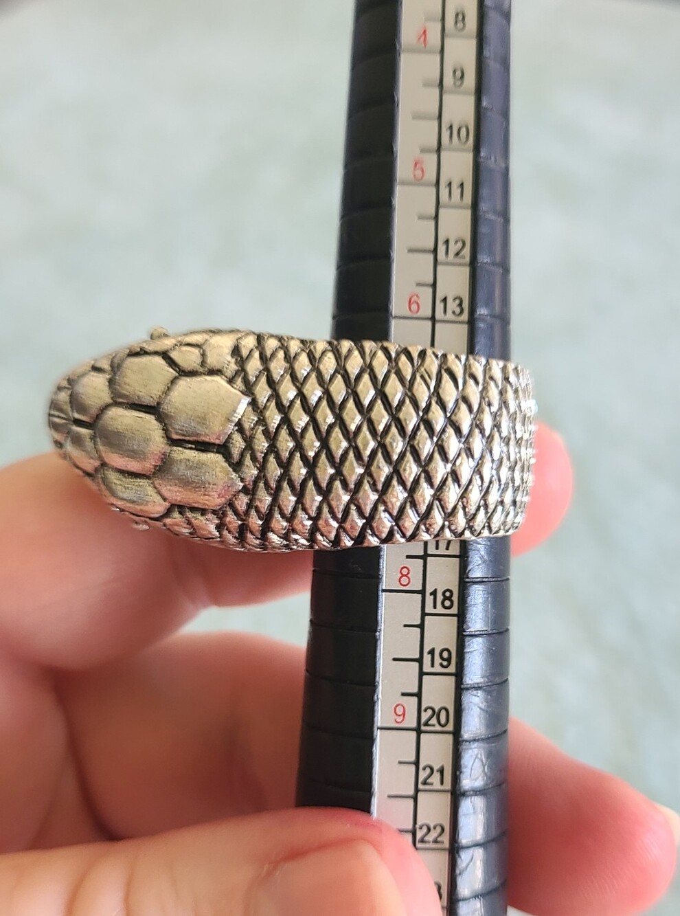 Silver Snake-Shaped Reptile Ring Accessory - Picture 7 of 11